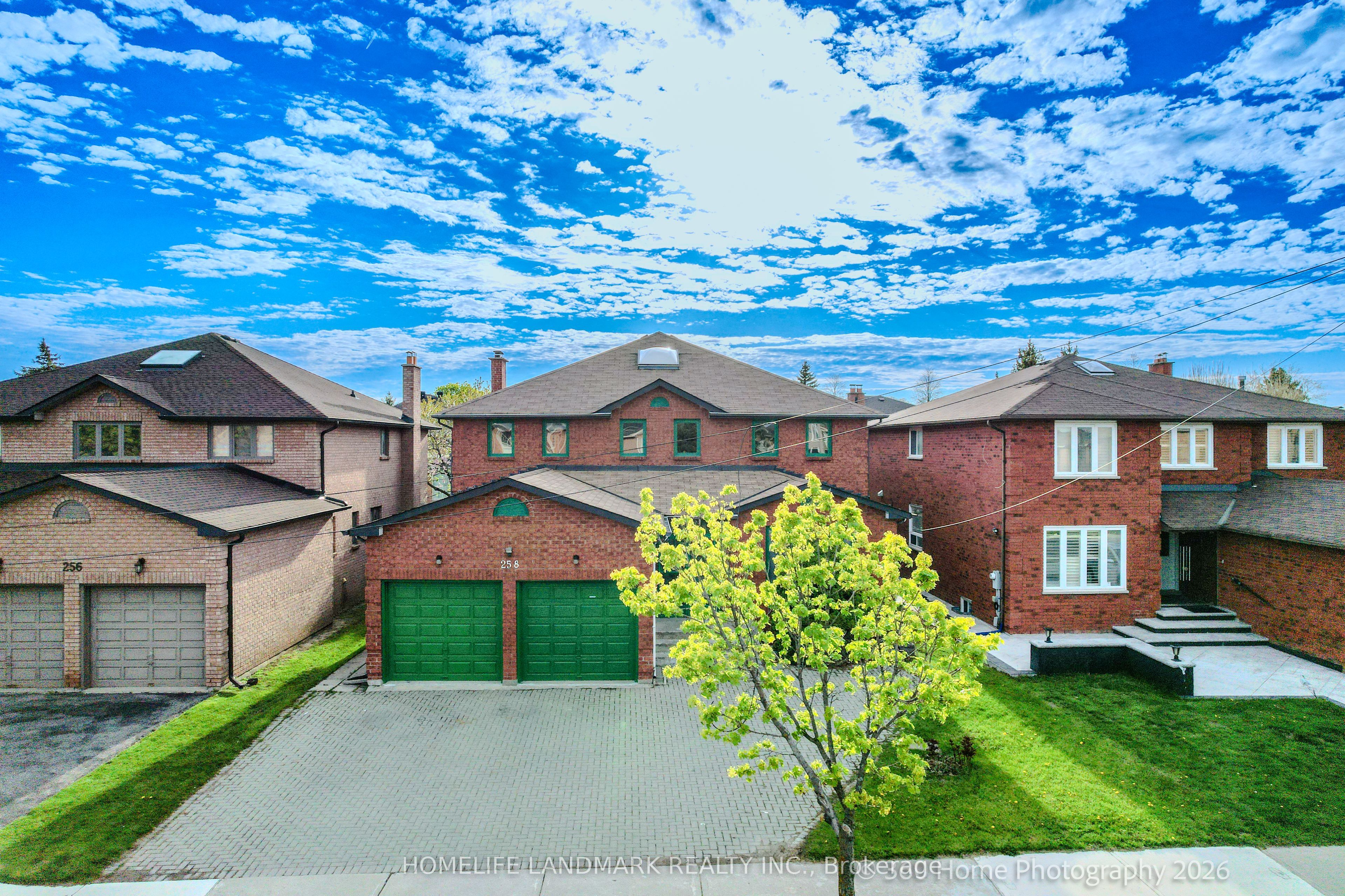 258 Valleymede Drive, Richmond Hill, ON, L4B 2B4 photo 2