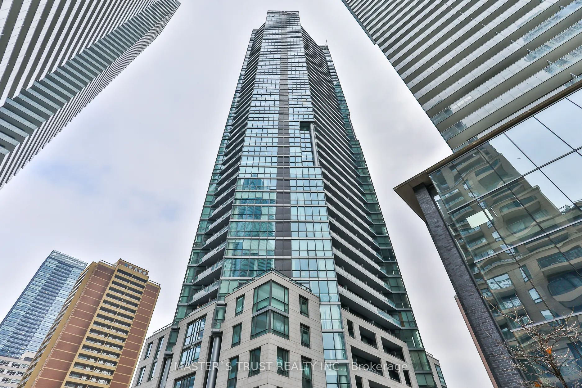 5002-45 Charles Street E, Toronto, ON, M4Y 0B8