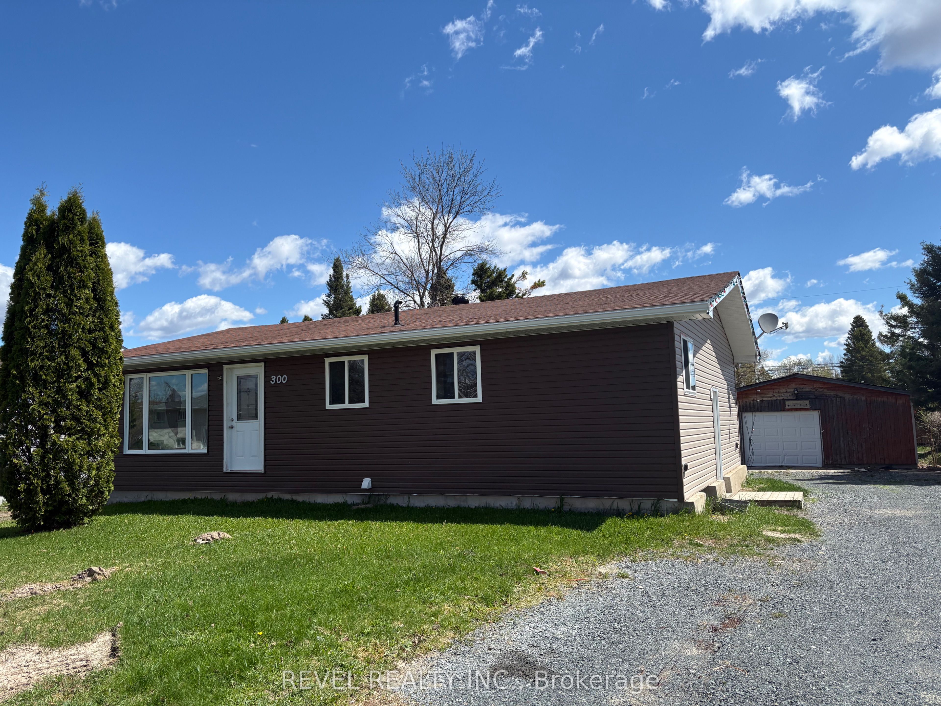 300 Fifteenth Avenue, Cochrane, ON, P0L 1C0