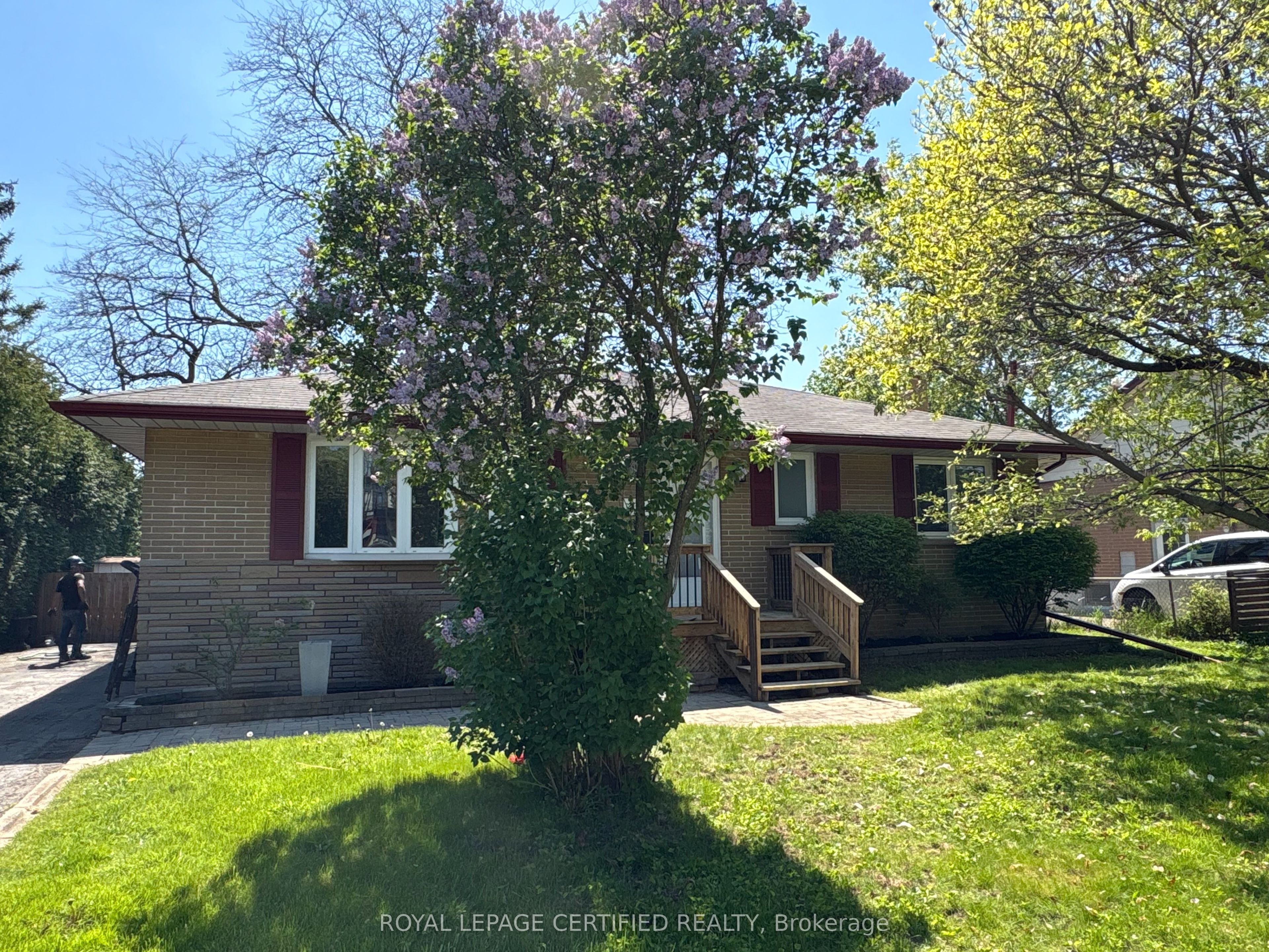 Additional image 2 of 414 Third Line, Oakville, ON, L6L 4A5