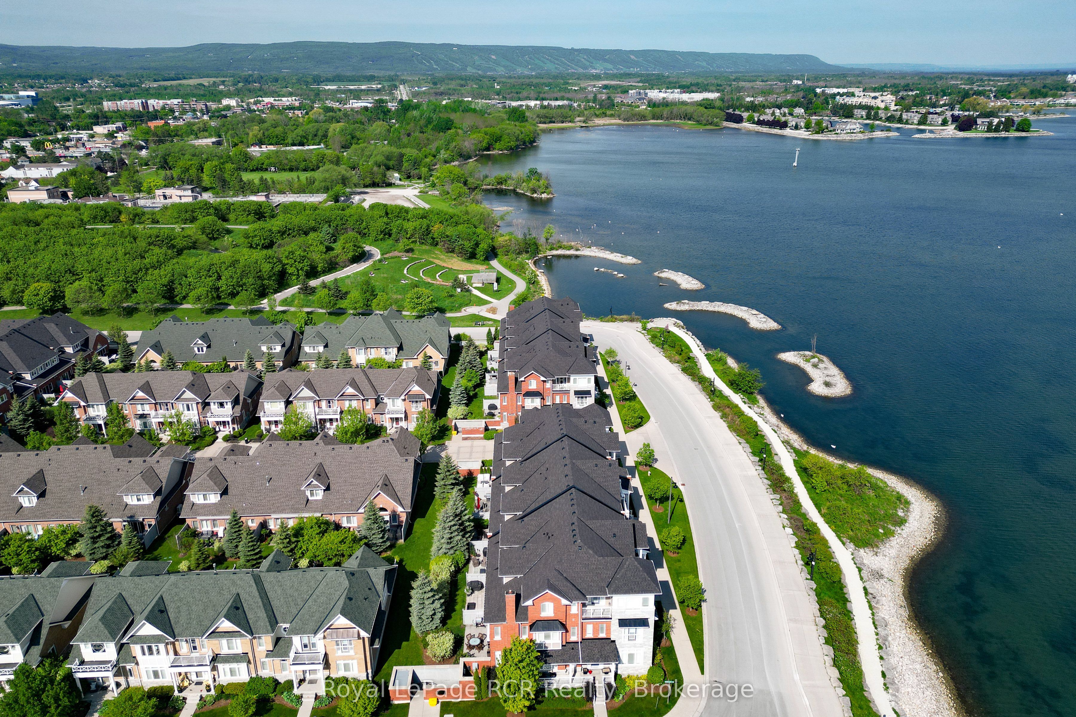 16 Wheelhouse Crescent, Collingwood, ON, L9Y 0J9