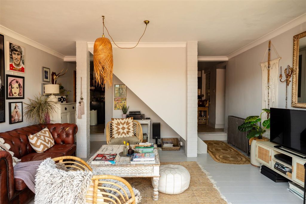 Additional image 9 of 4 bed semi-detached house for saleEarlswood Road, Redhill RH1
