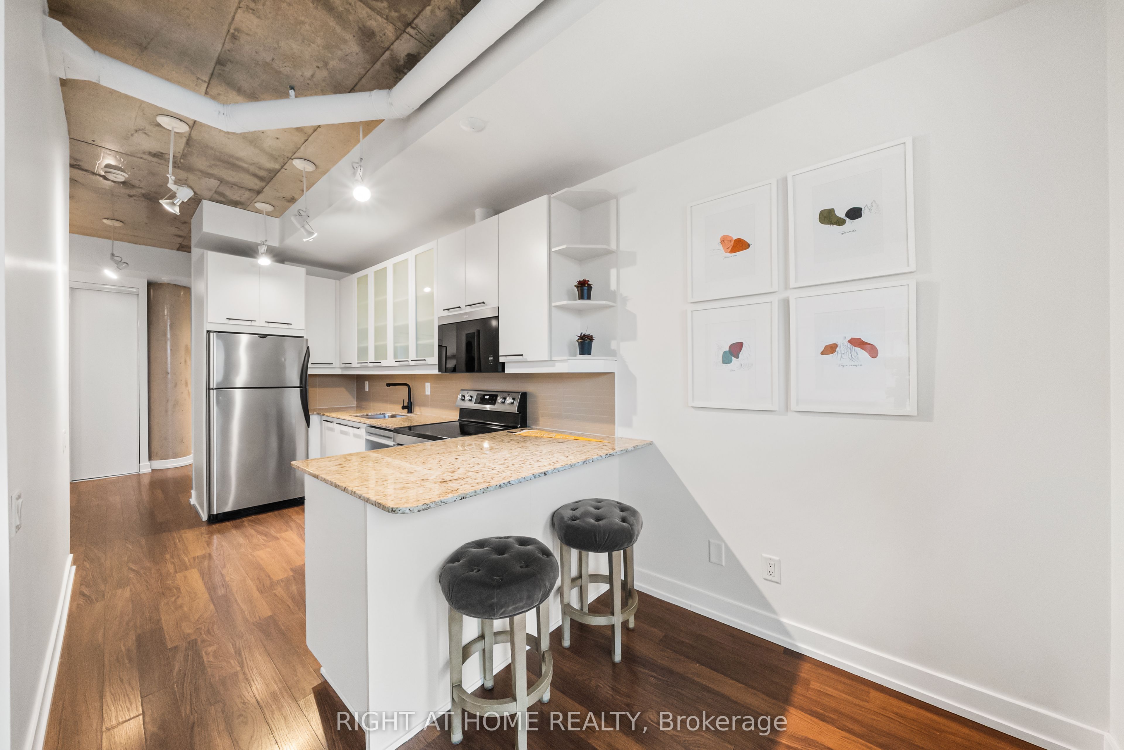 Additional image 6 of 807-66 Portland Street, Toronto, ON, M5V 2M6