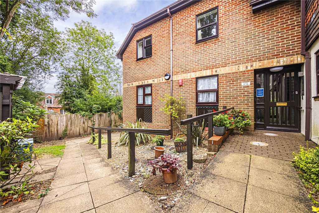 Additional image 13 of 2 bed flat for saleWatling Street, Radlett, Hertfordshire WD7