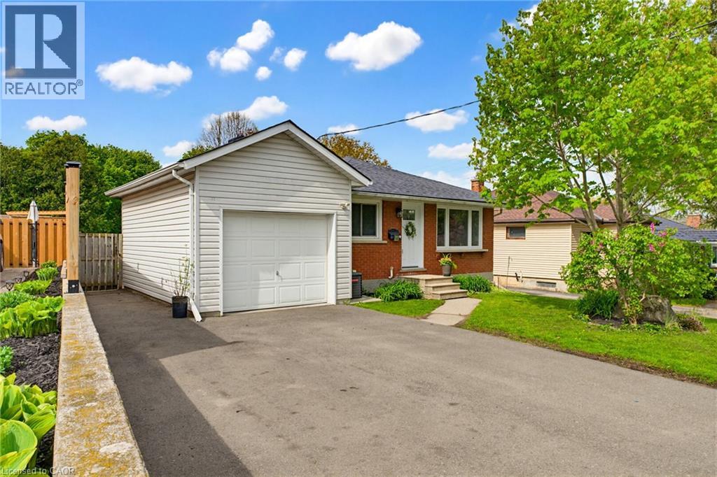 322 Moore Street, Cambridge, ON, N3H 3A7