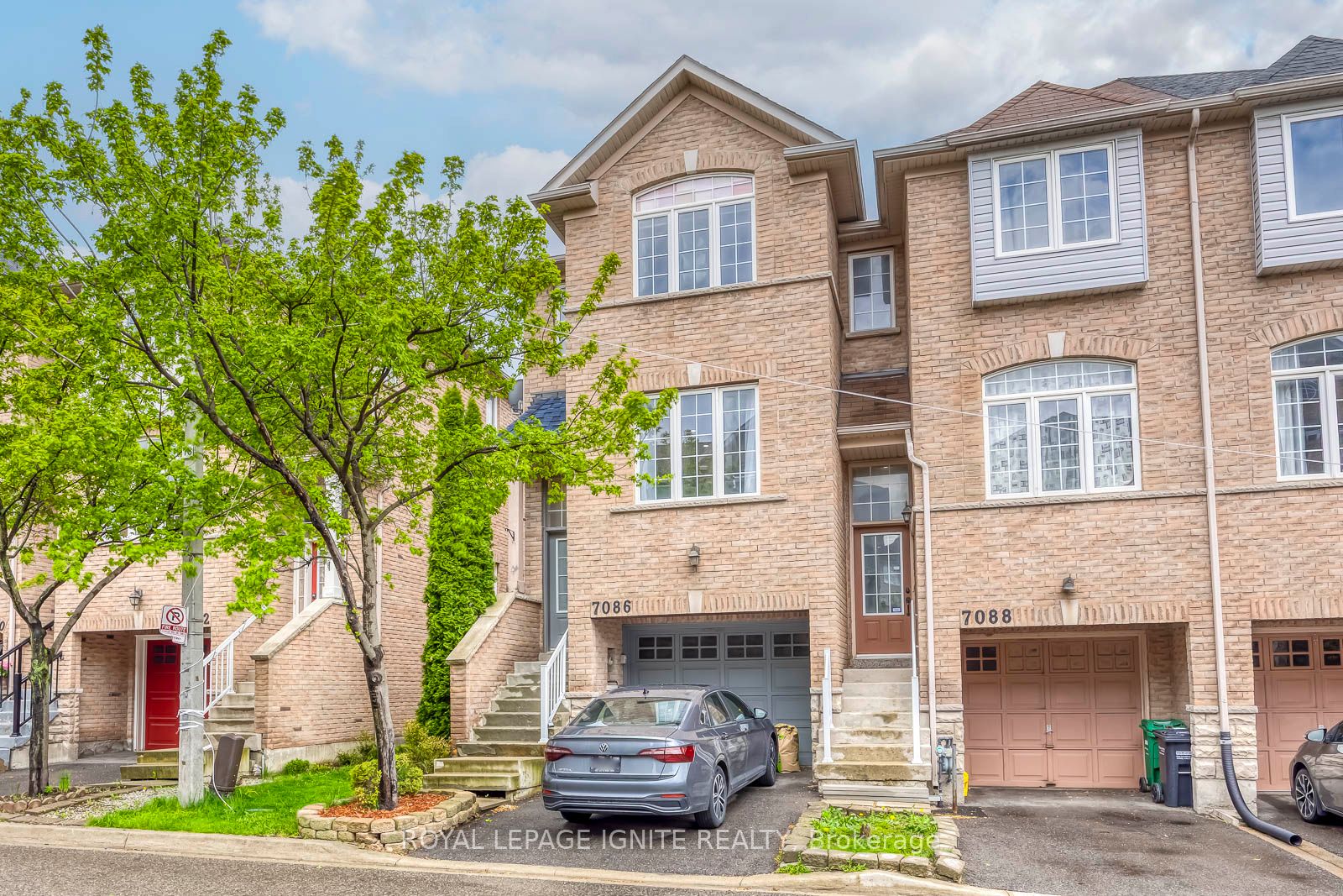 7086 Fairmeadow Crescent, Mississauga, ON, L5N 8R5 photo 2