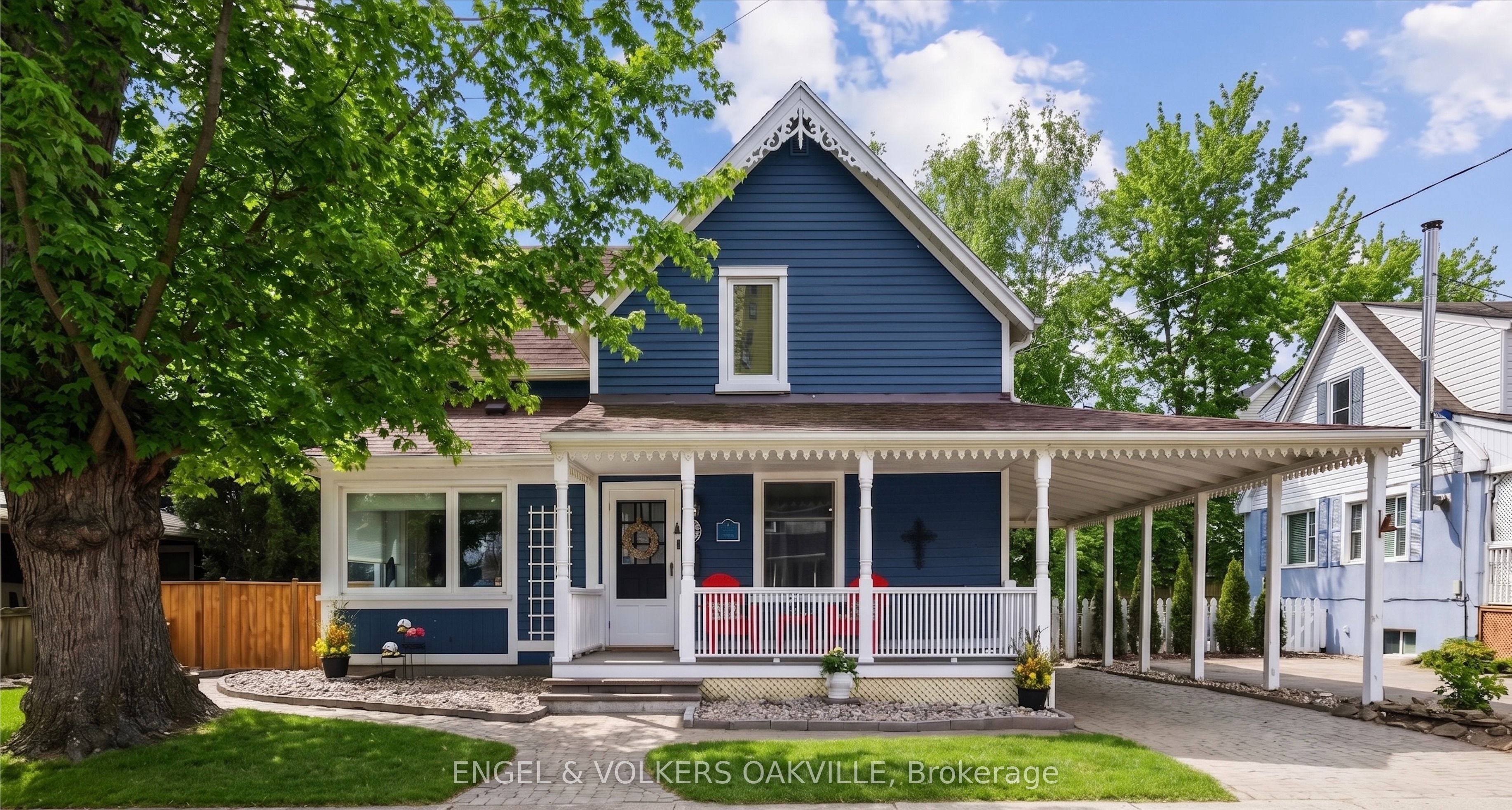 38 John Street S, Mississauga, ON, L5H 2E6