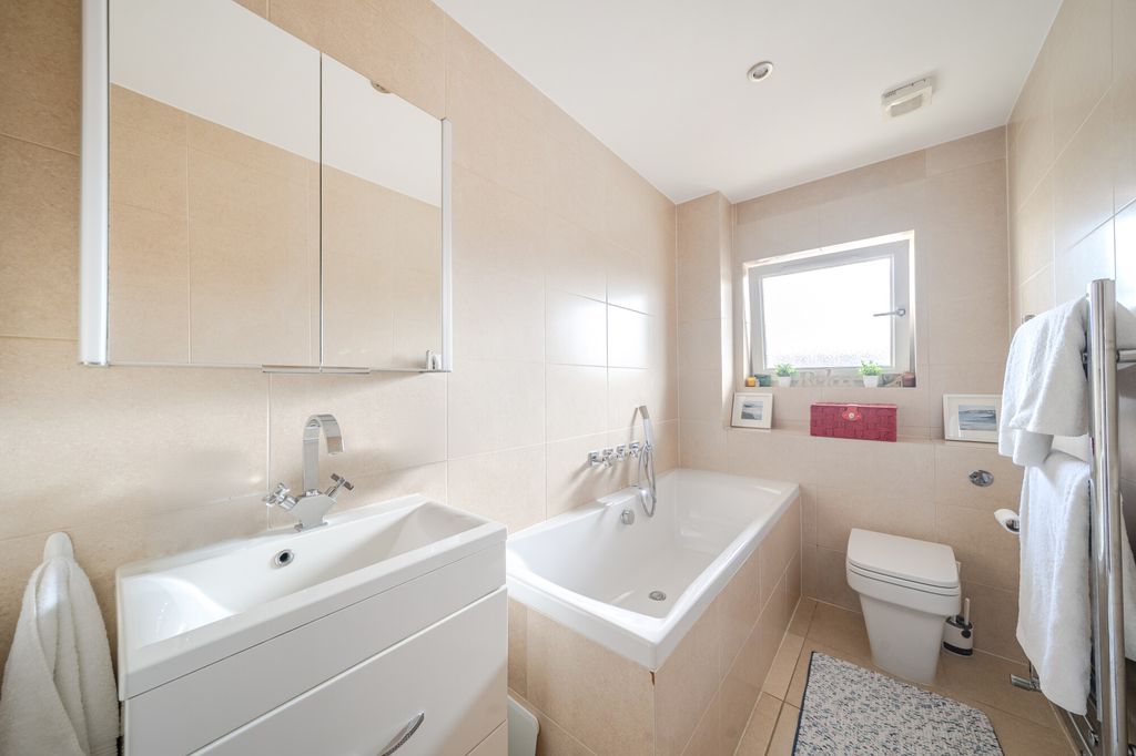 Additional image 6 of 2 bed flat for saleNorthway, Rickmansworth WD3