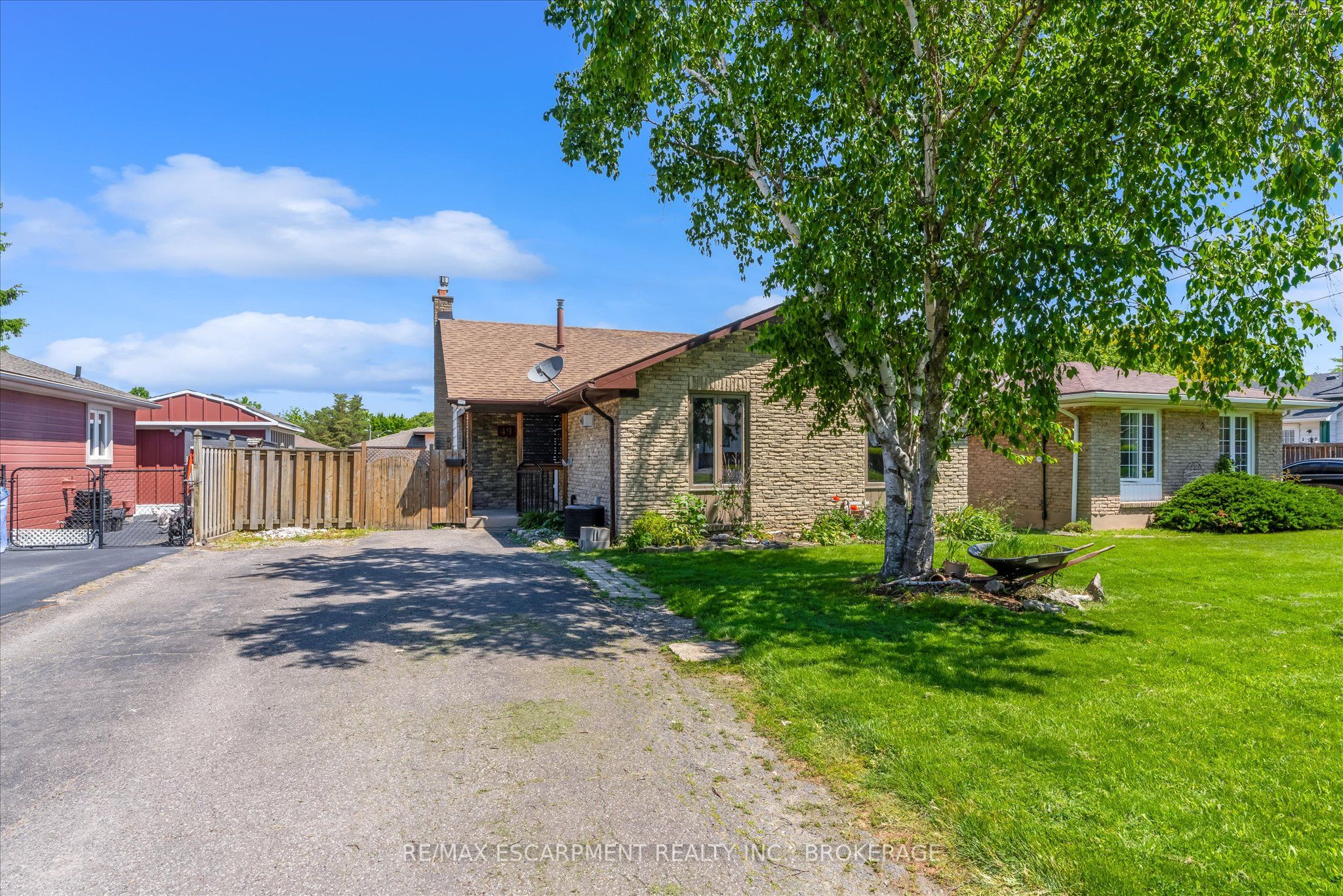 49 Grove Avenue, St. Catharines, ON, L2P 1C9 photo 2