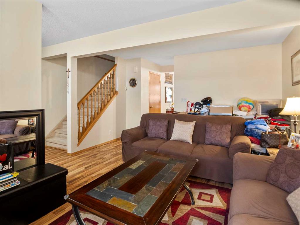 21 Dixon Crescent, Red Deer, AB, T4R 2J1 photo 4