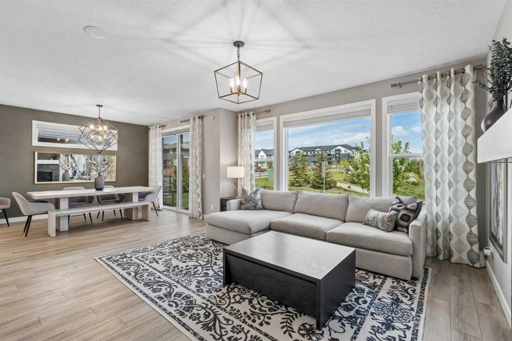 4 Highwood Drive, Okotoks, AB, T1S5S3
