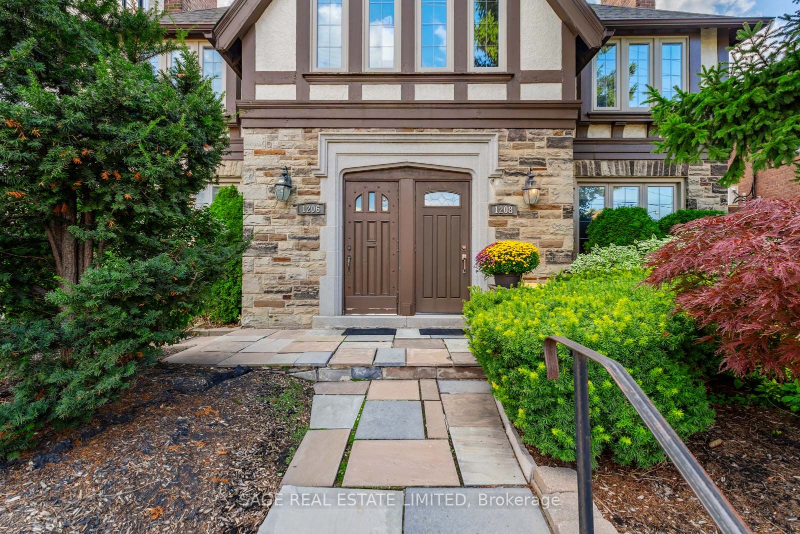 1208 Avenue Road, Toronto, ON, M5N 2G4