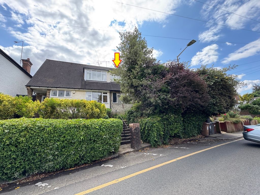 3 bed semi-detached house for saleAldenham Road, Radlett WD7