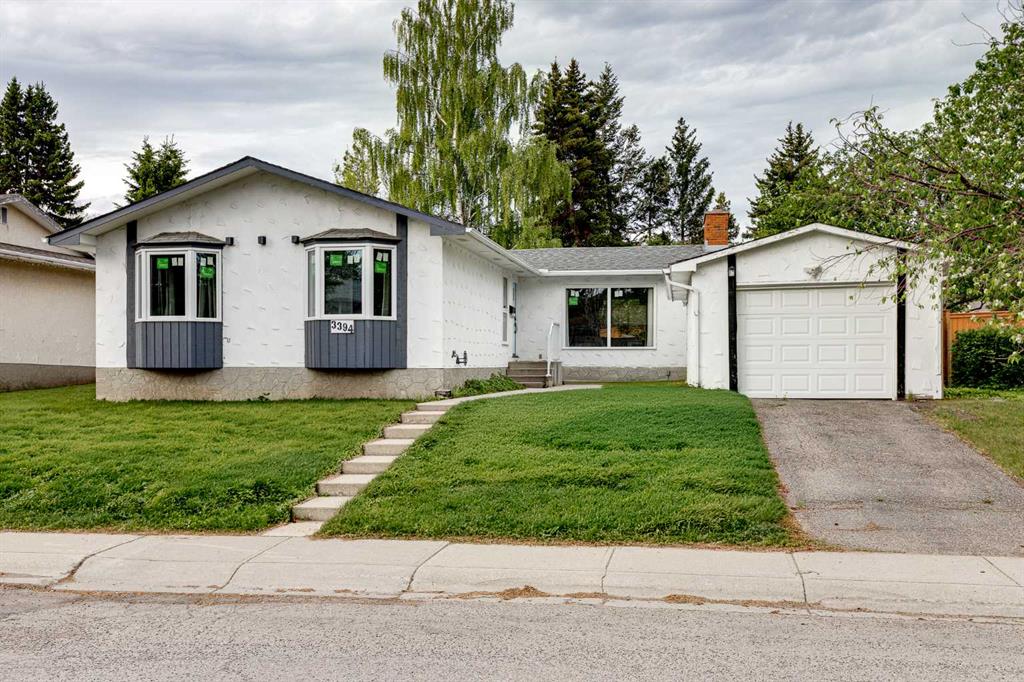 3394 Breton Close NW, Calgary, AB, T2L 1X4