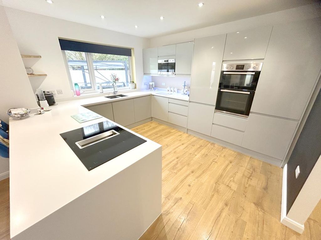 Additional image 5 of 3 bed detached bungalow for saleTrevingey Crescent, Redruth TR15