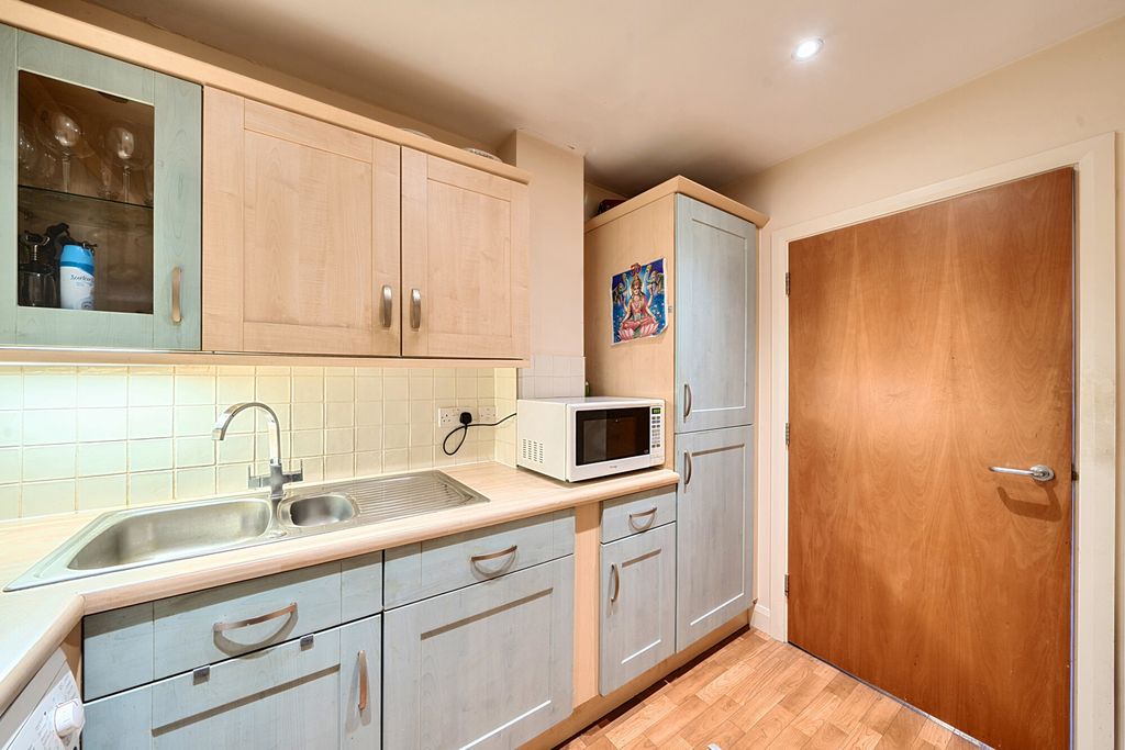 Additional image 14 of 2 bed flat for salePenn Place, Northway, Rickmansworth WD3