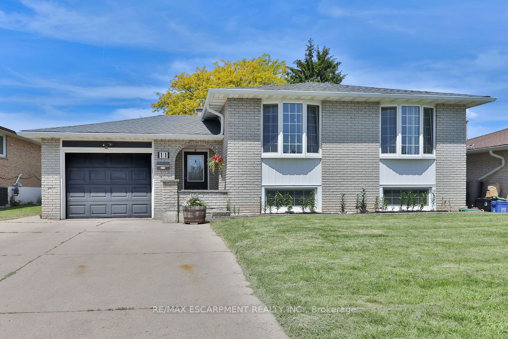 11 Lynwood Drive, Hamilton, ON, L8E 3E7