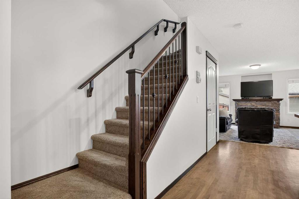 22 Autumn Green SE, Calgary, AB, T3M 0P2 photo 4