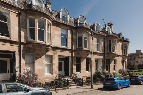 11 Grosvenor Crescent, Dowanhill G12