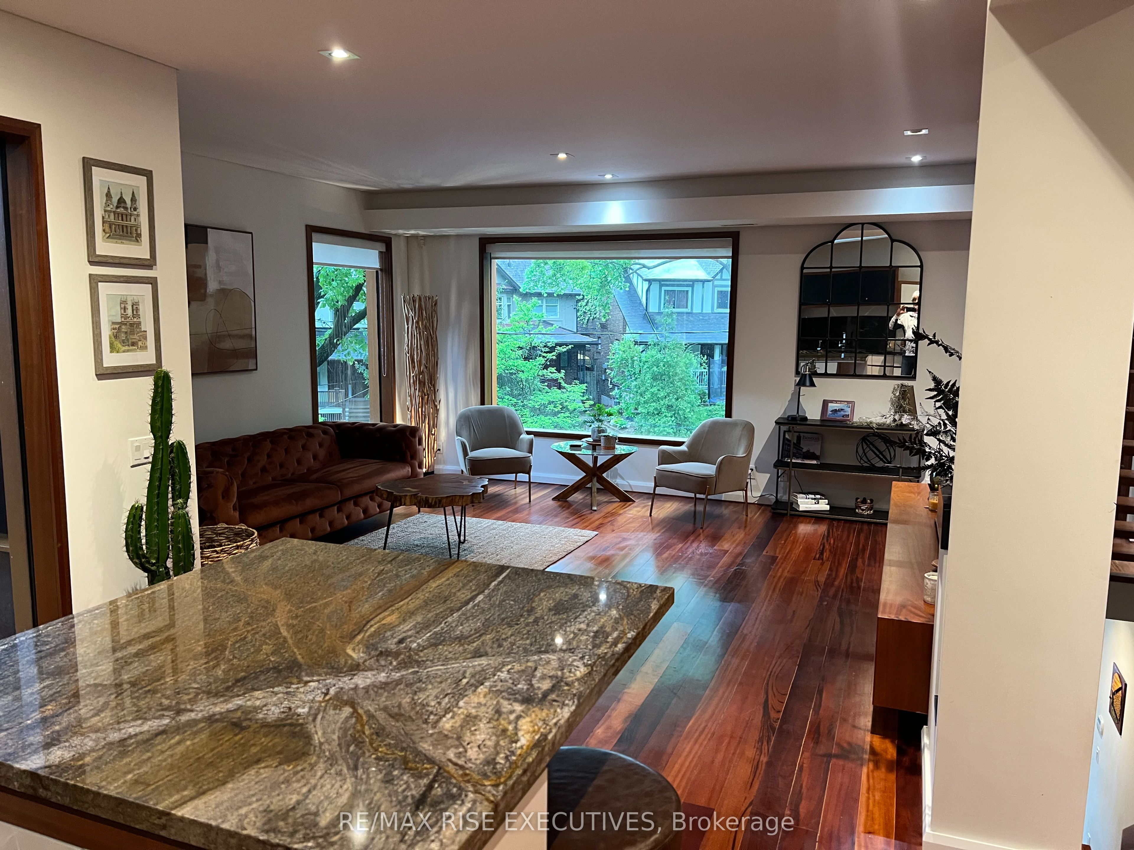 32 Regal Road, Toronto, ON, M6H 2J7 photo 4
