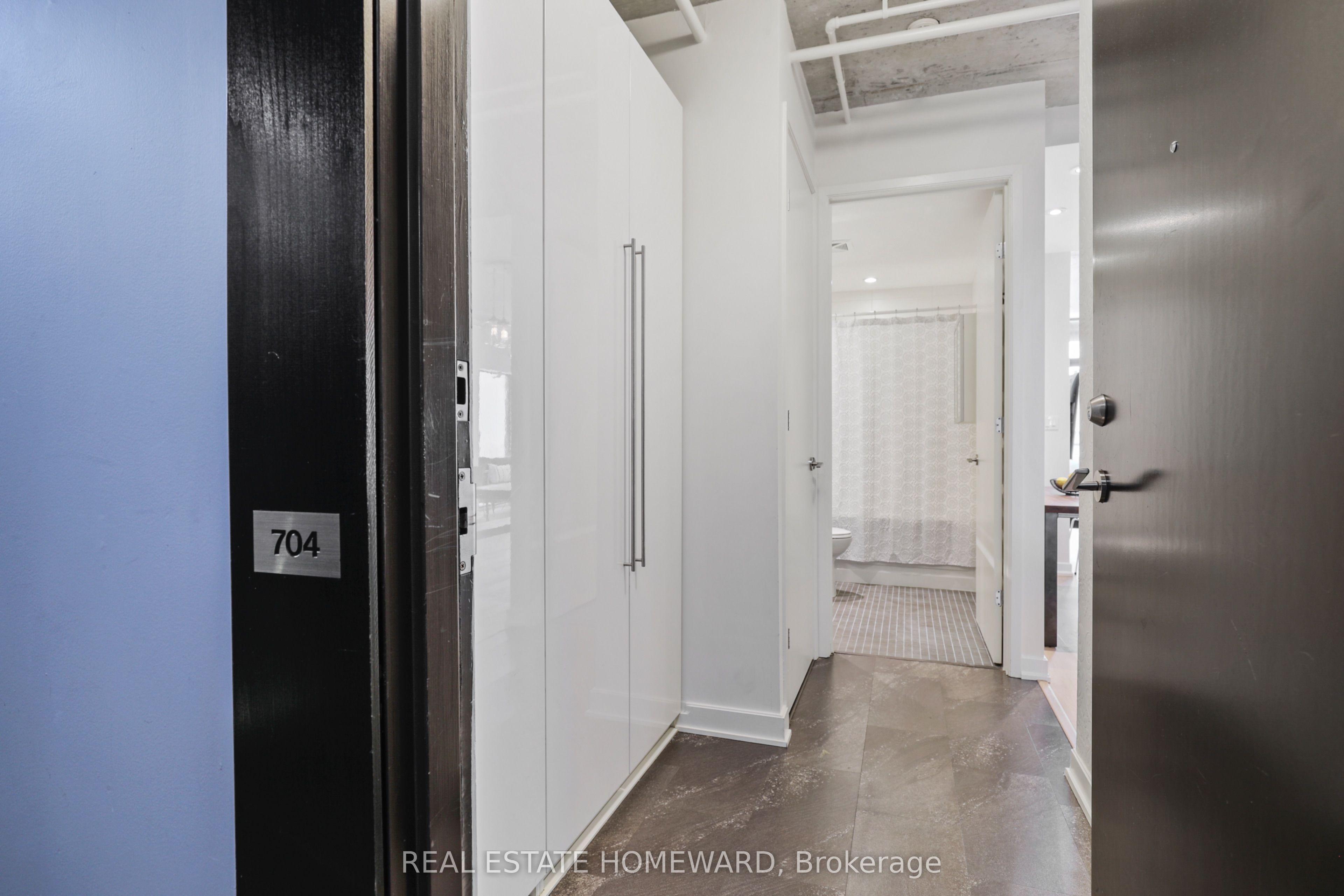 Additional image 4 of 704-533 Richmond Street W, Toronto, ON, M5V 3Y1
