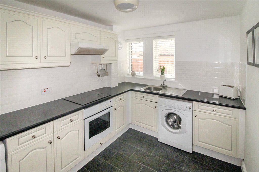 2 bed flat for saleWilliamson Drive, Ripon, North Yorkshire HG4 photo 4