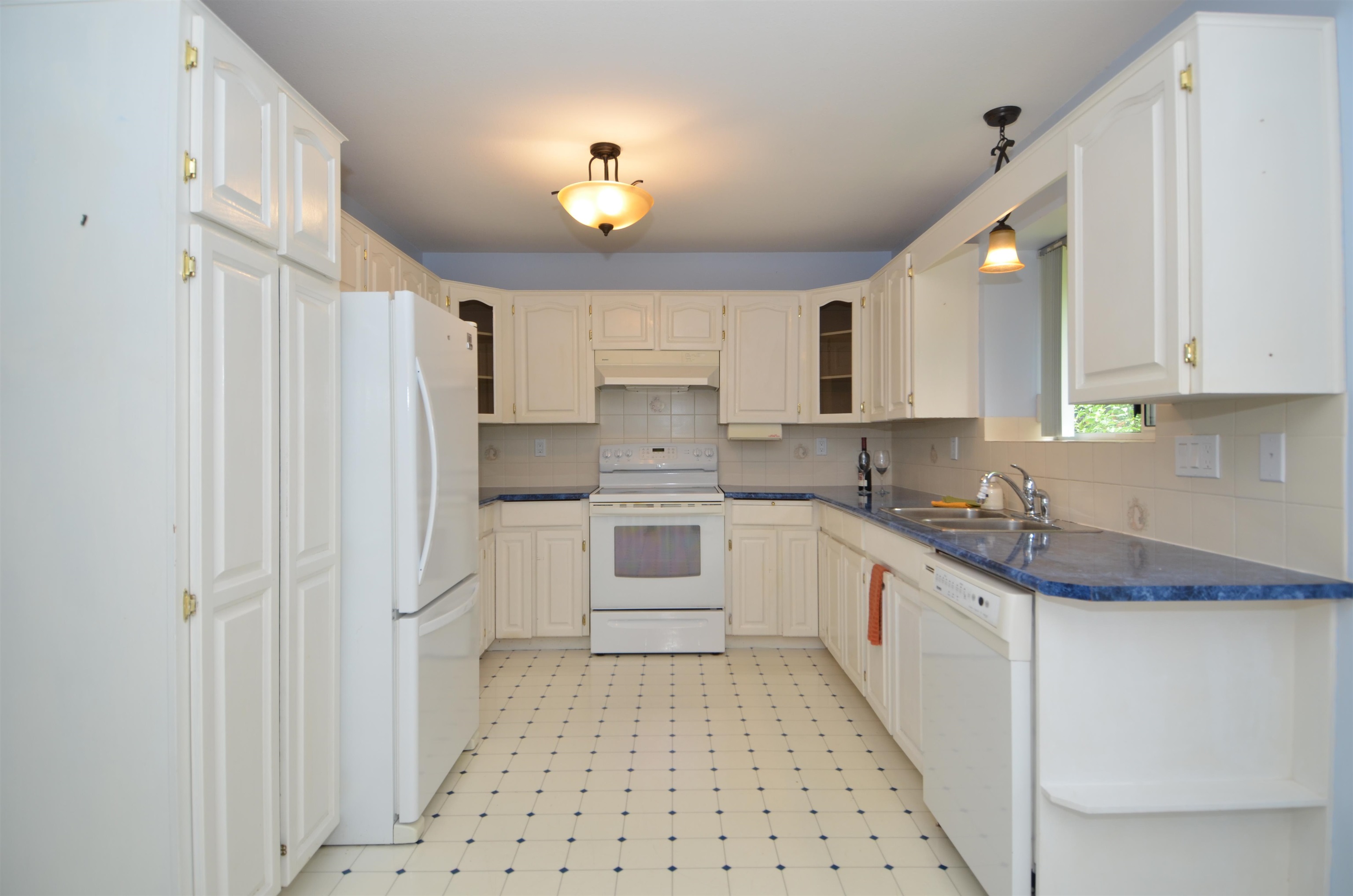 8986 Watson Court, Delta, BC, V4C 8A1 photo 4