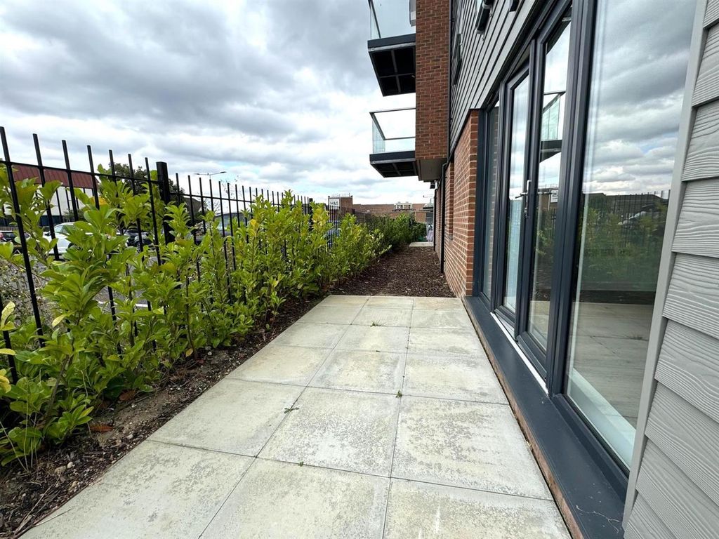 Additional image 17 of 2 bed flat for saleEastwood Road, Rayleigh SS6