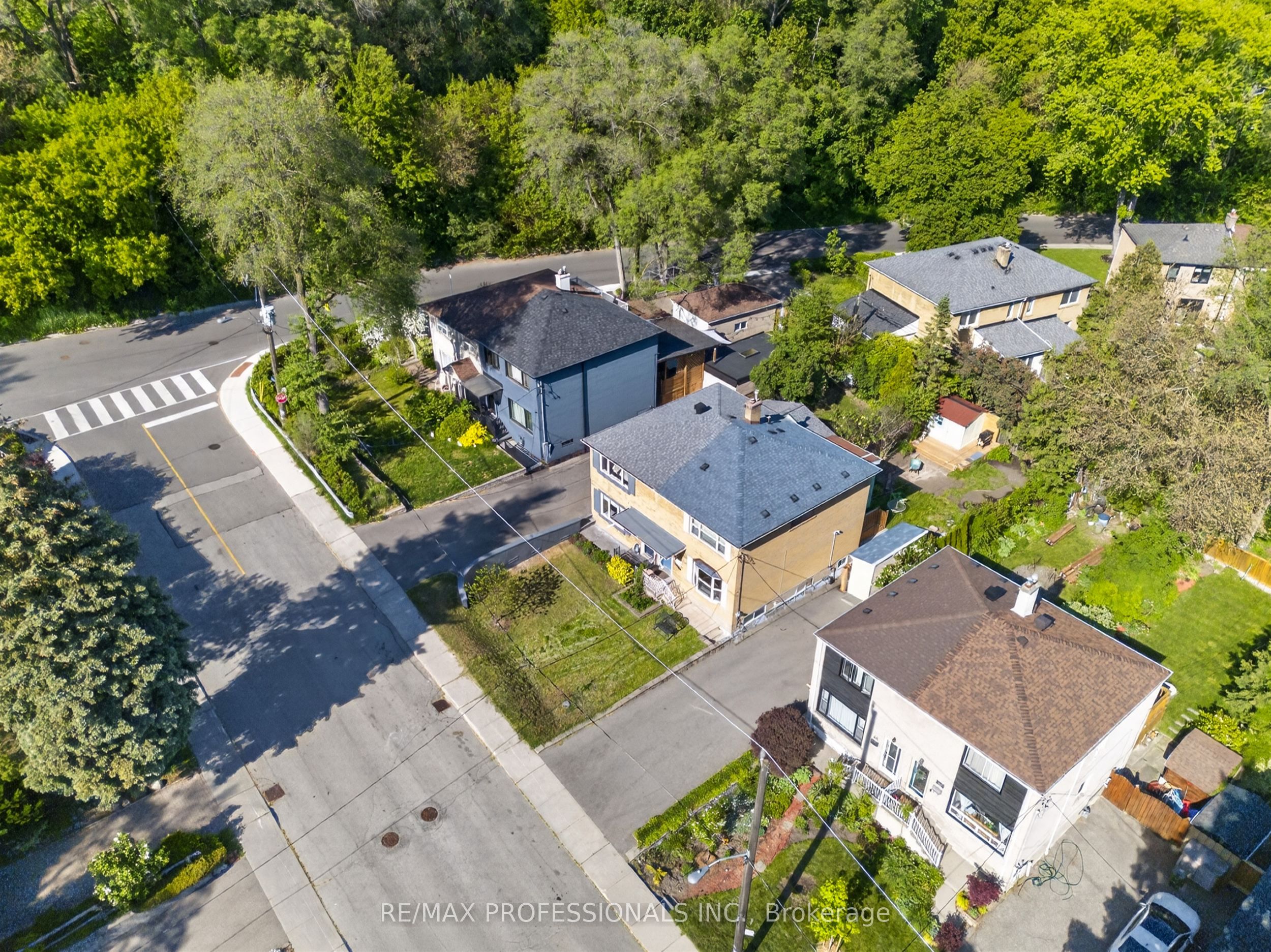 69 Skylark Road, Toronto, ON, M6S 4M5