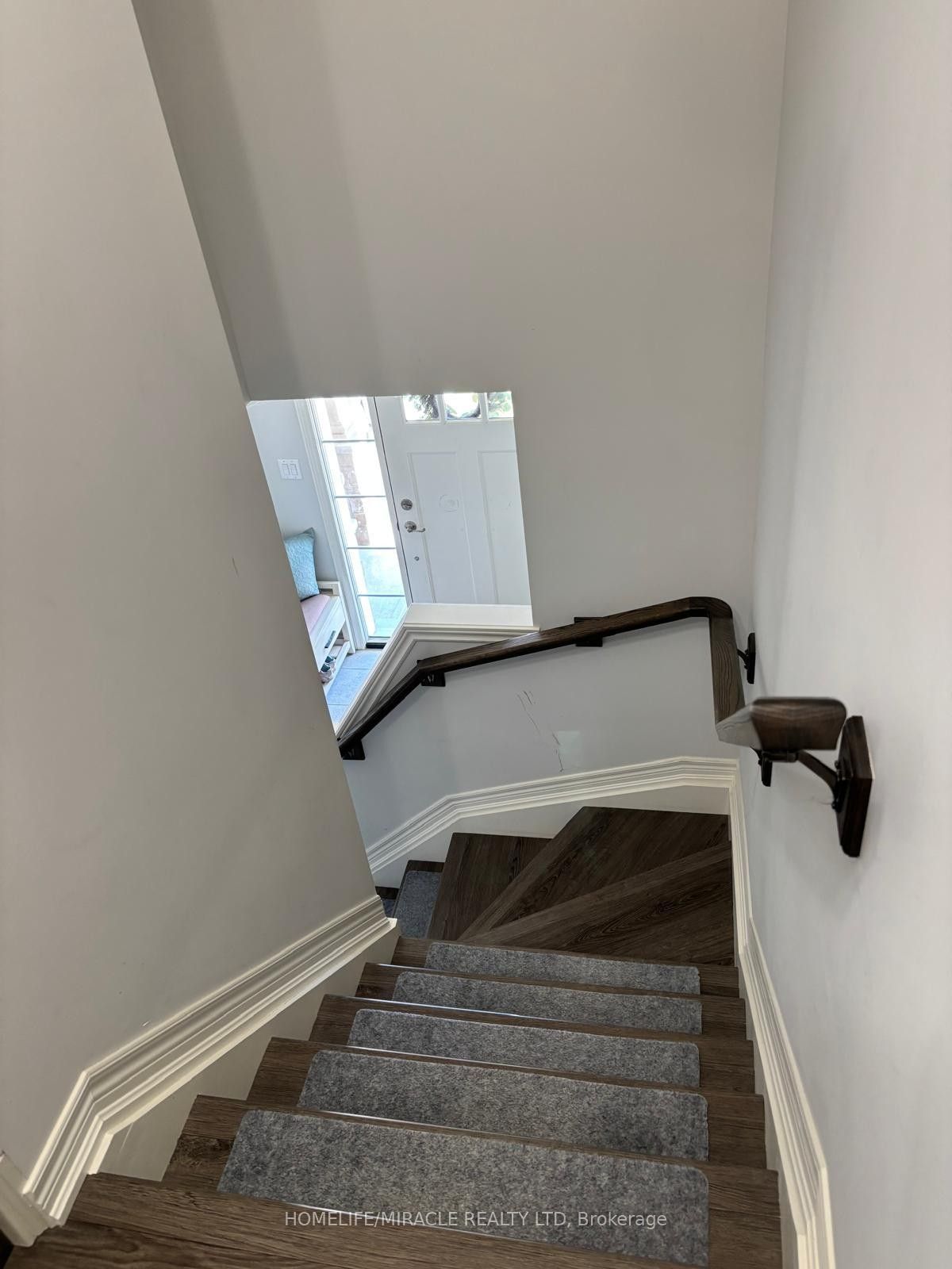 76 Haney Drive, Thorold, ON, L2V 0G6 photo 4