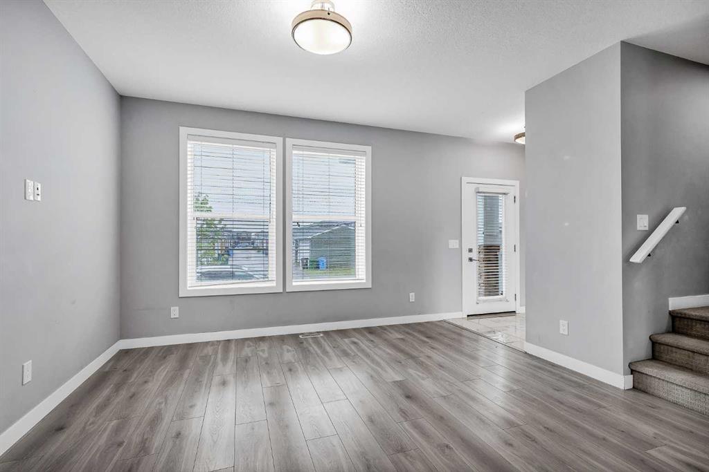 25 Red Embers Place NE, Calgary, AB, T3N 1K6 photo 2