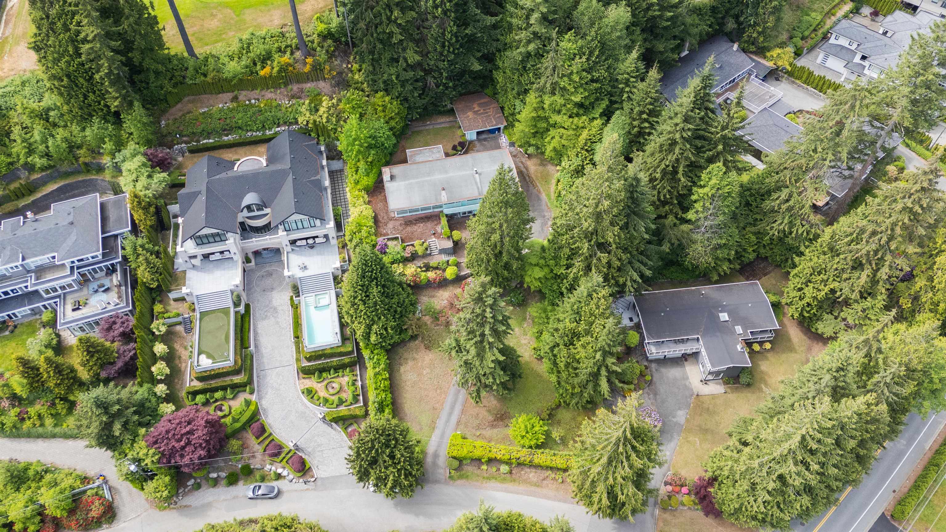 195 Normanby Crescent, West Vancouver, BC, V7S 1K6
