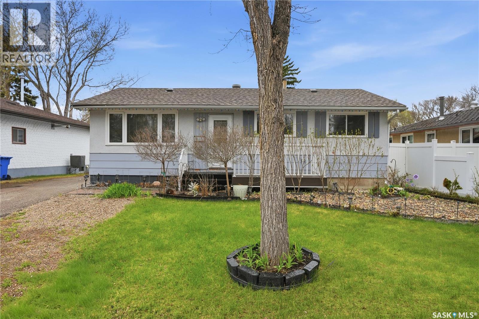 219 Nagel Crescent, Regina, SK, S4N4N4 photo 3