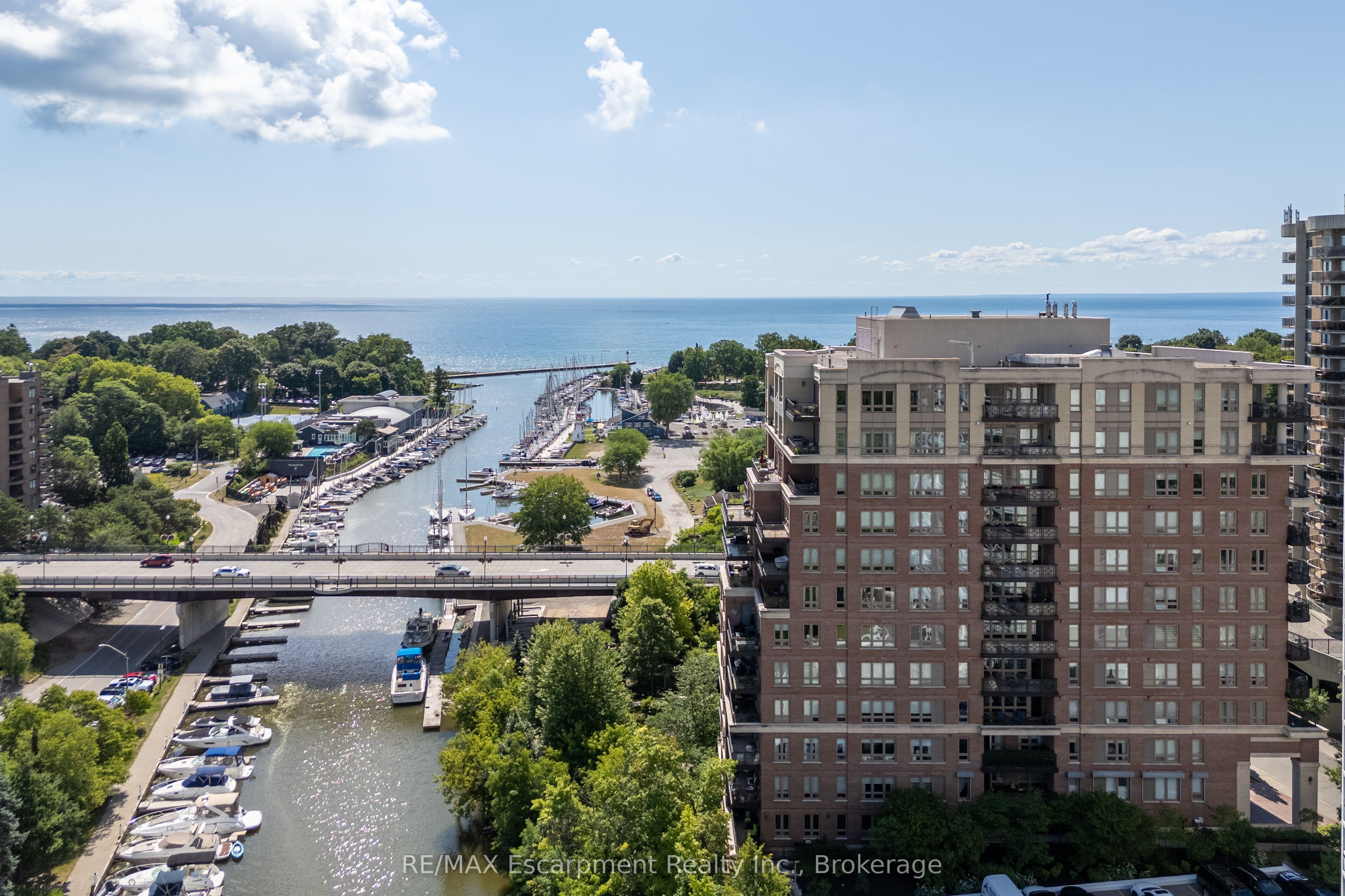 806-111 Forsythe Street, Oakville, ON, L6K 3J9