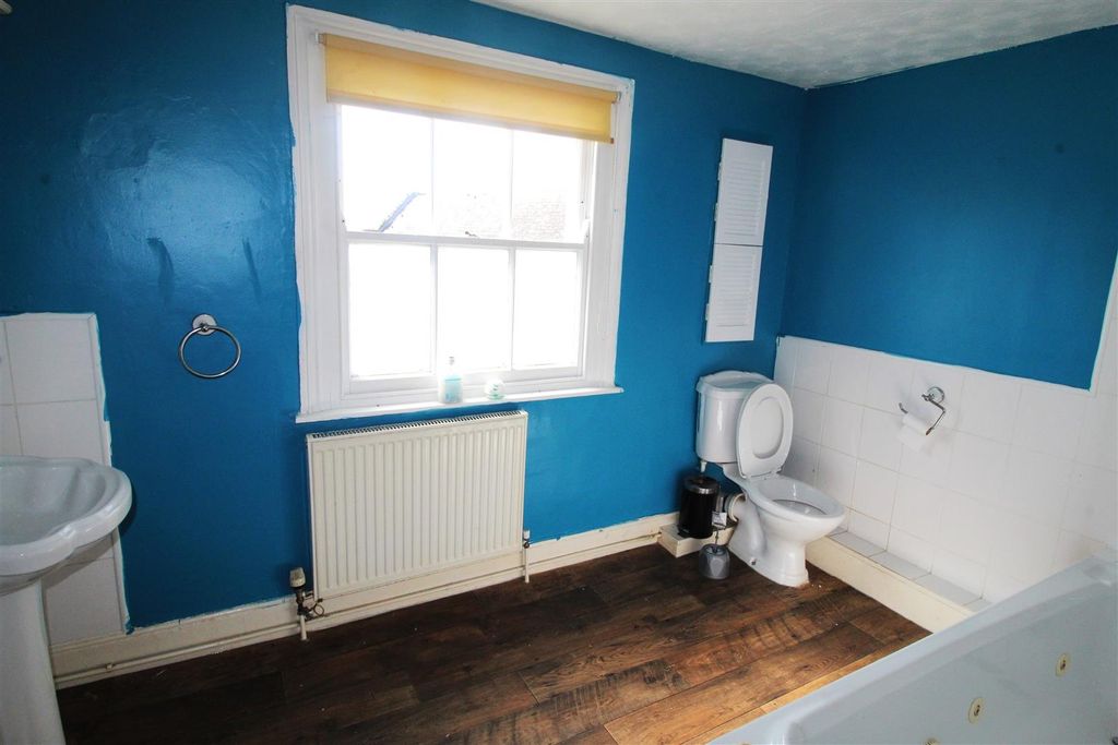 Additional image 8 of 2 bed flat for saleBroadway, Sheerness ME12