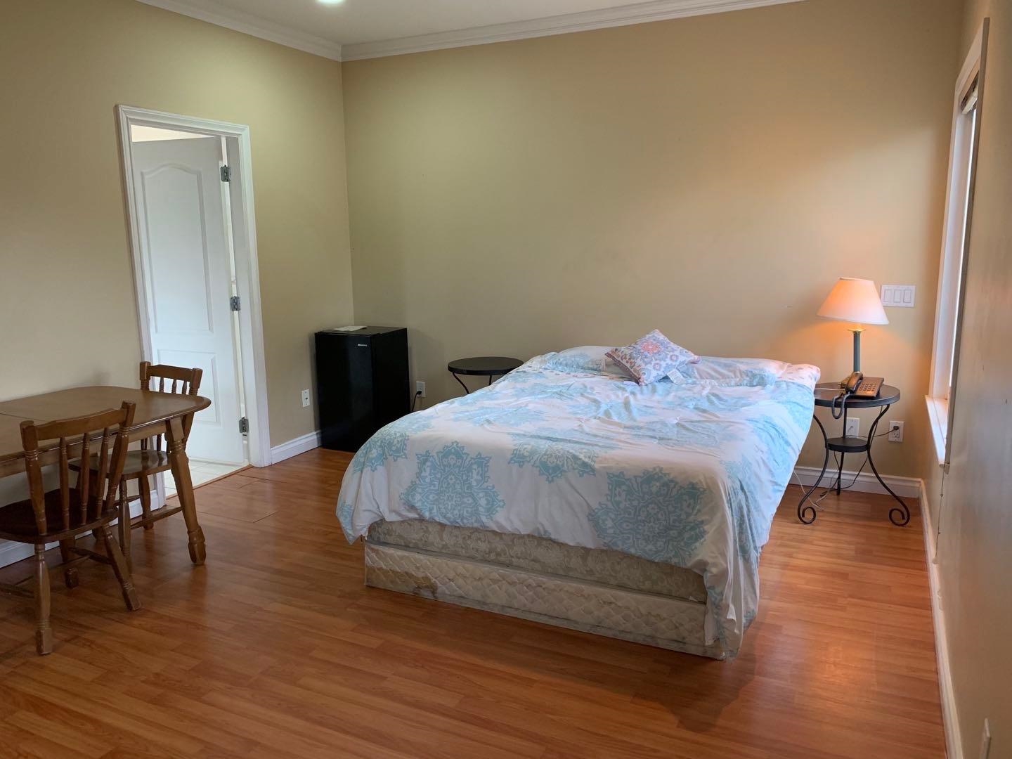 Master Room -11371 Cambie Road S, Richmond, BC, V6X 1L3 photo 4