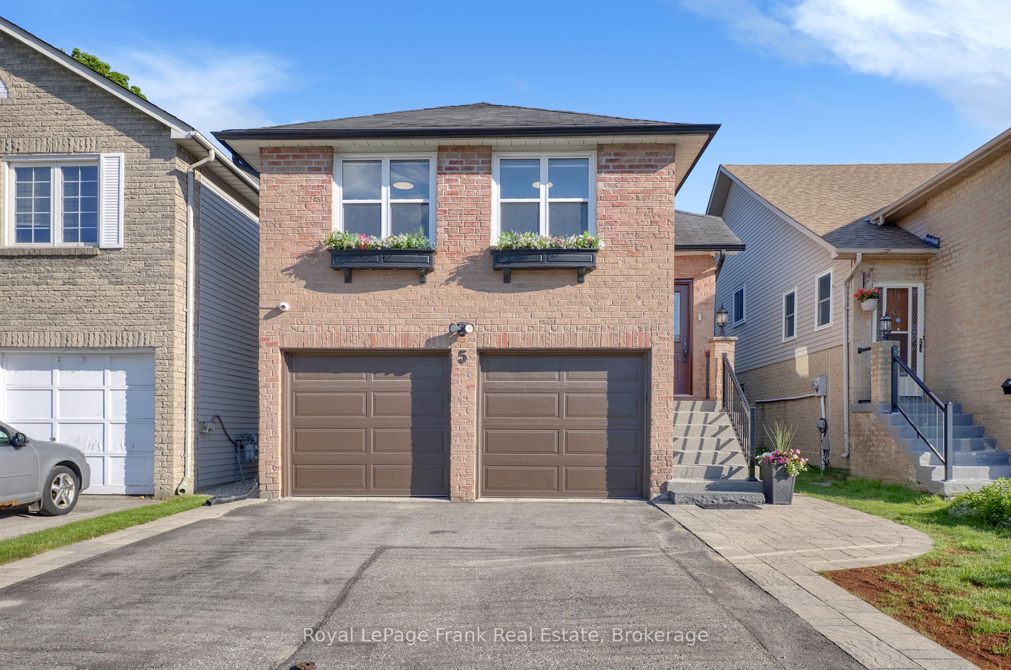 5 Empire Crescent, Clarington, ON, L1E 1E3