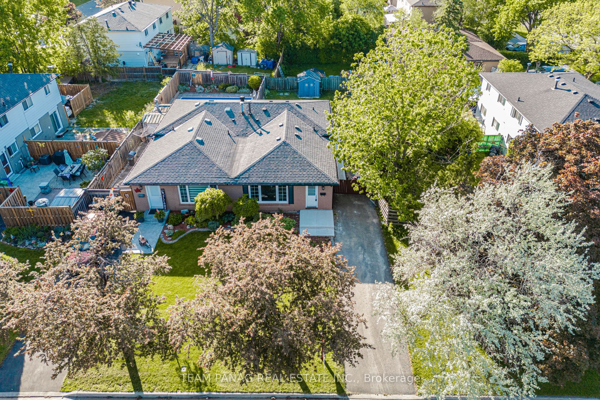 Additional image 2 of 141 Fallingdale Crescent, Brampton, ON, L6T 3J5