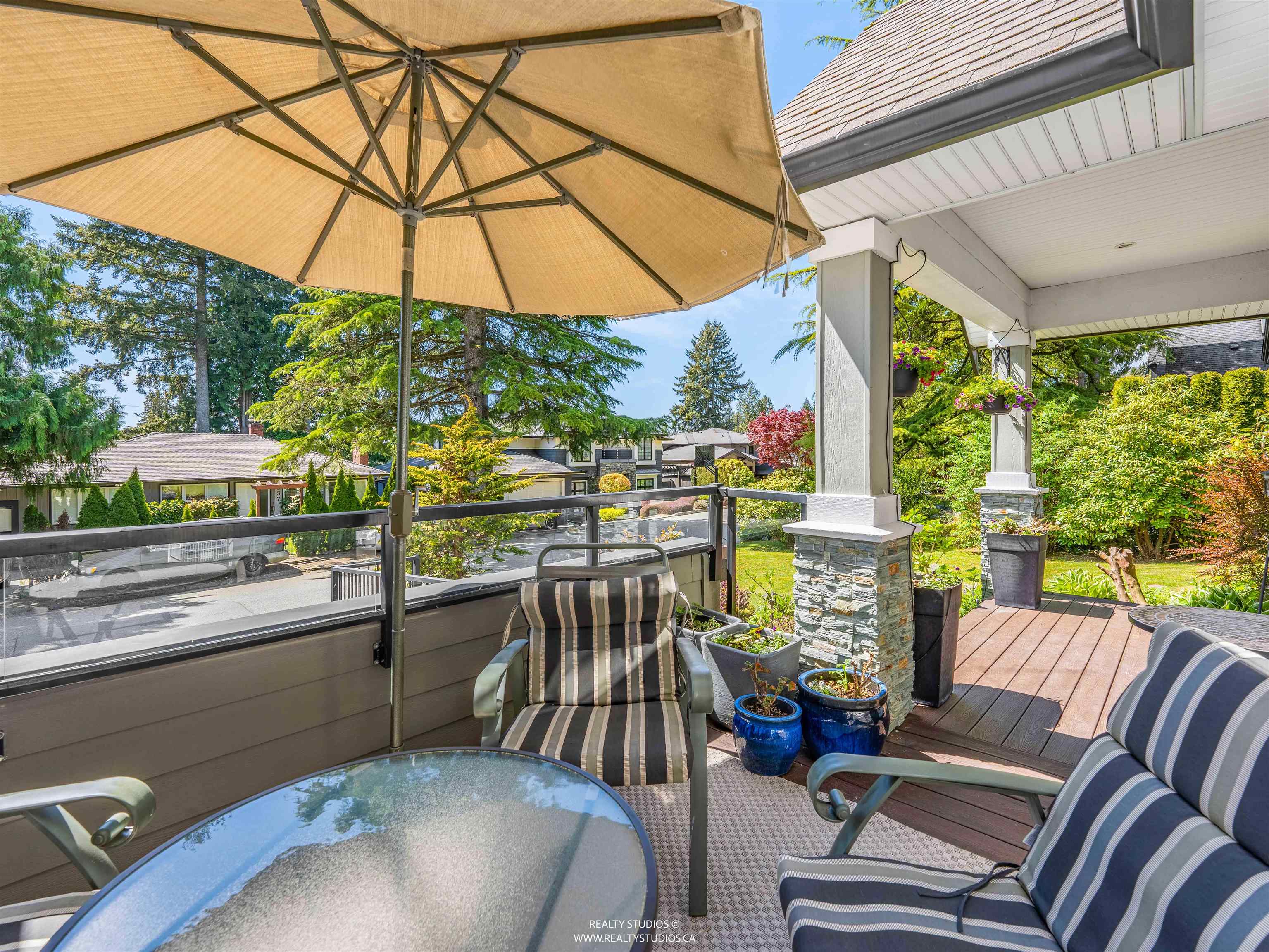 938 Beaumont Drive, North Vancouver, BC, V7R 1P4 photo 3