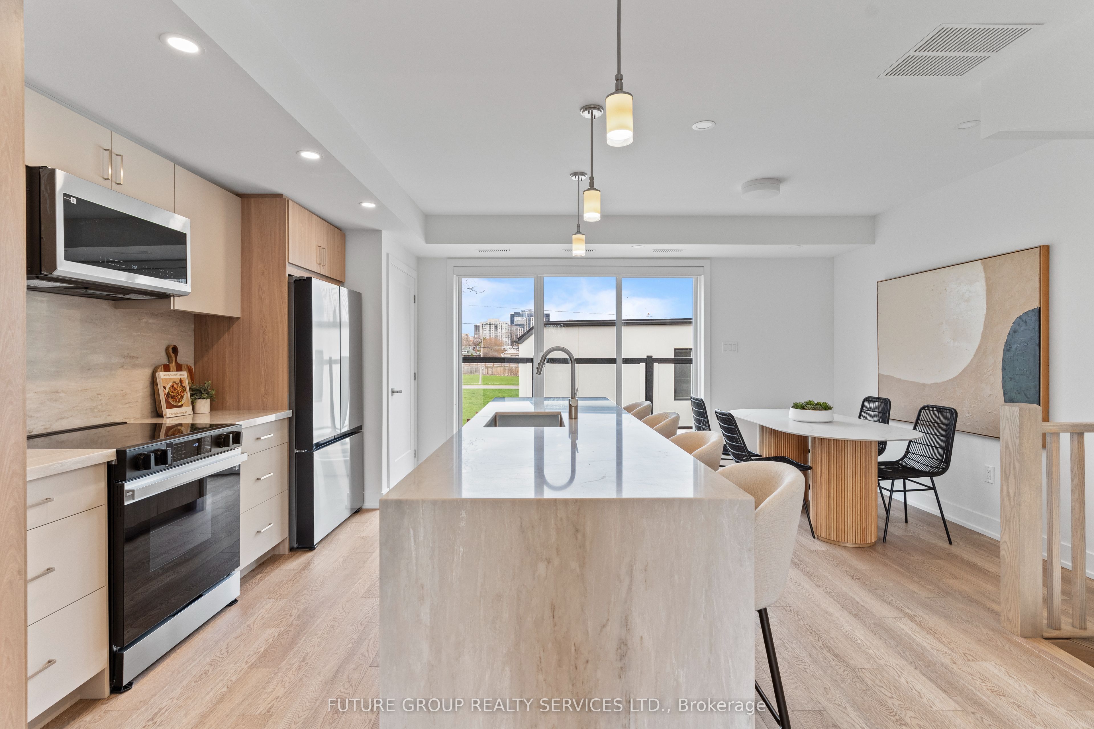 Unit 3-15 Acorn Avenue, Toronto, ON, M9B 3P7 photo 3