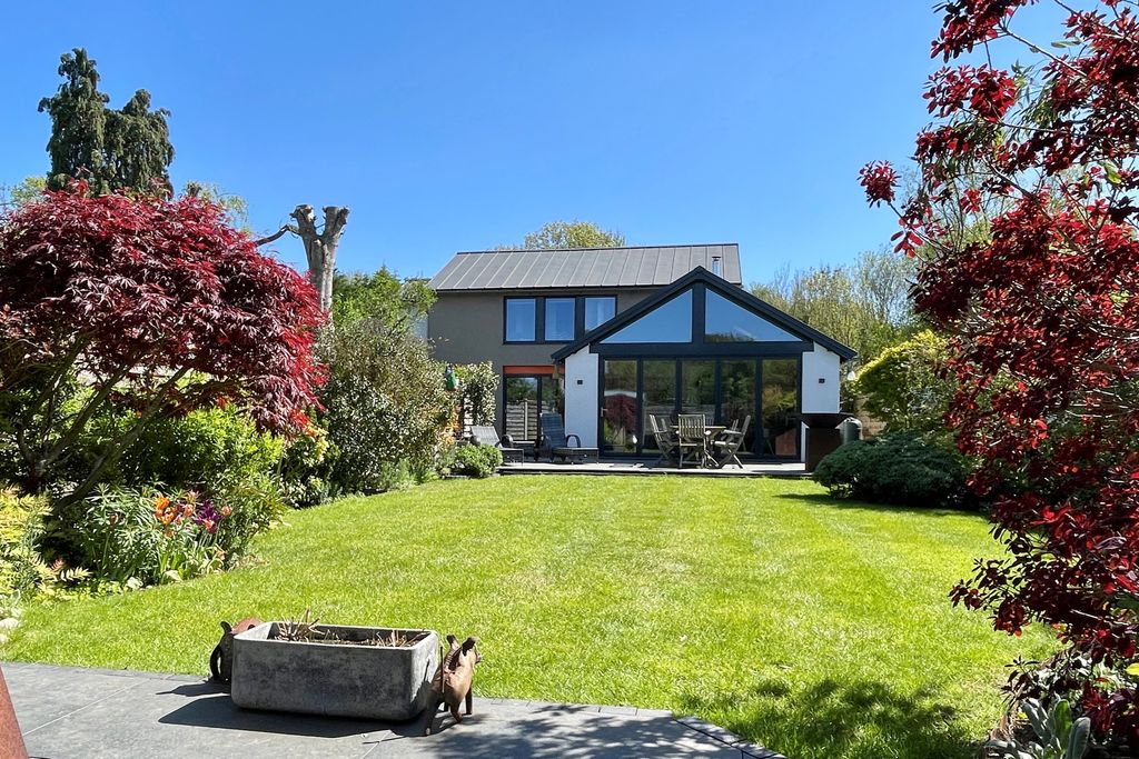 4 bed detached house for saleMasons Bridge Road, Redhill RH1