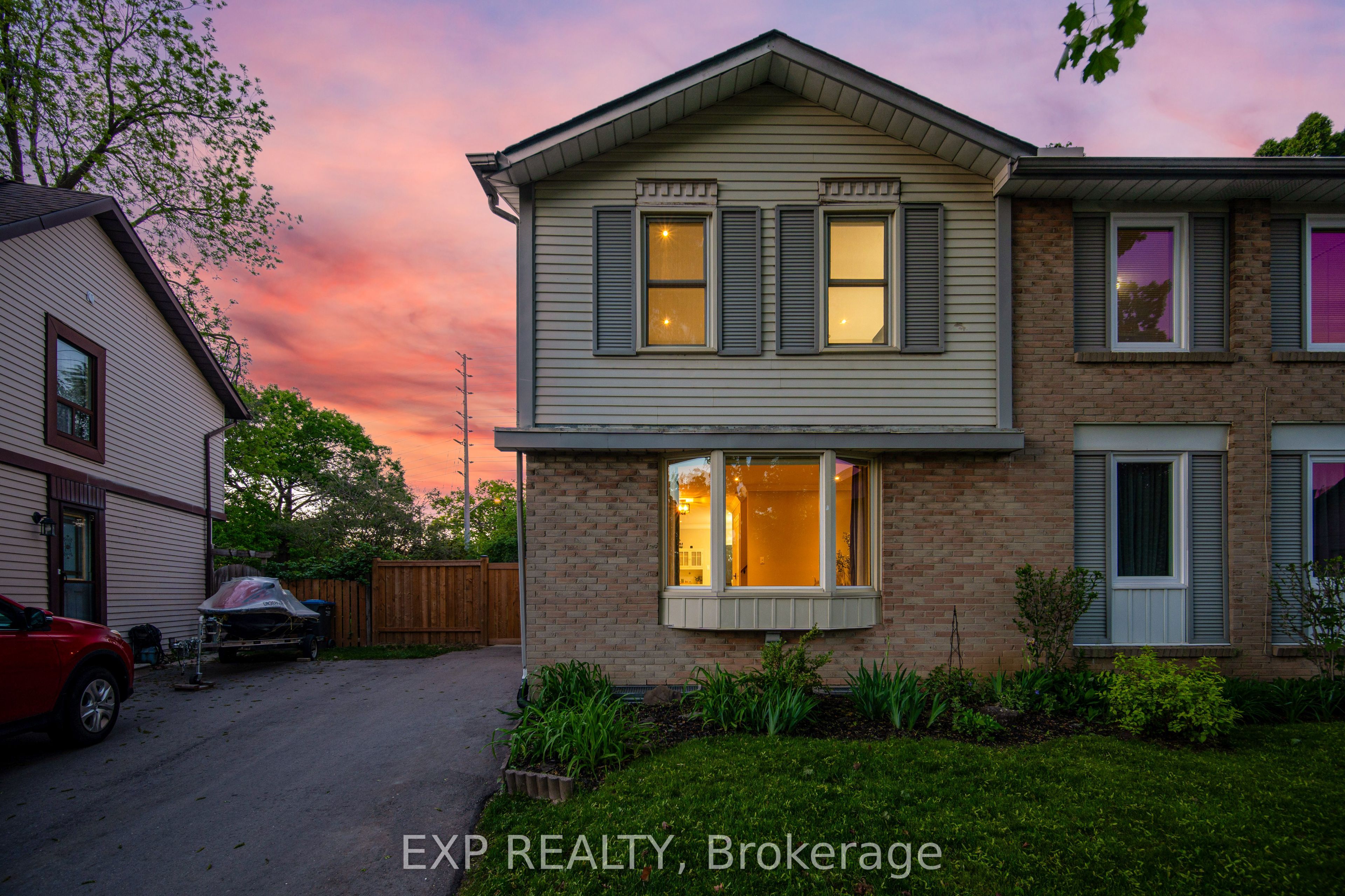 678 Green Meadow Crescent, Mississauga, ON, L5A 2V2