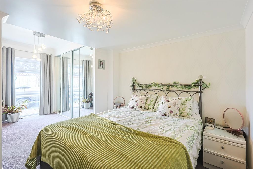 Additional image 12 of 4 bed detached bungalow for saleEthelbert Road, Rochford SS4