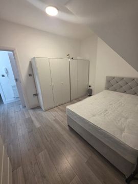 Green Lane, Dagenham RM8
