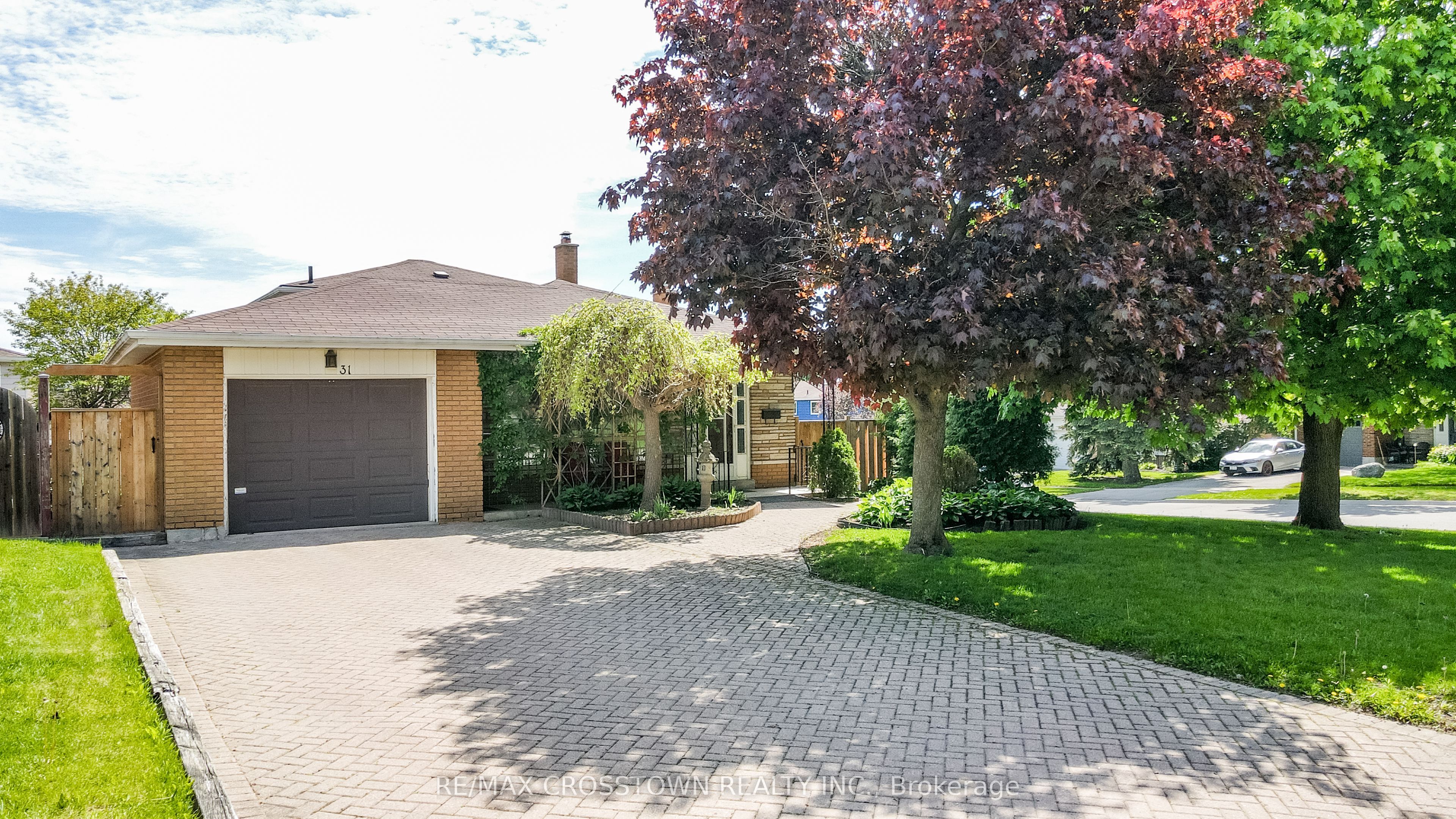 31 Lee Avenue, Bradford West Gwillimbury, ON, L3Z 1A8