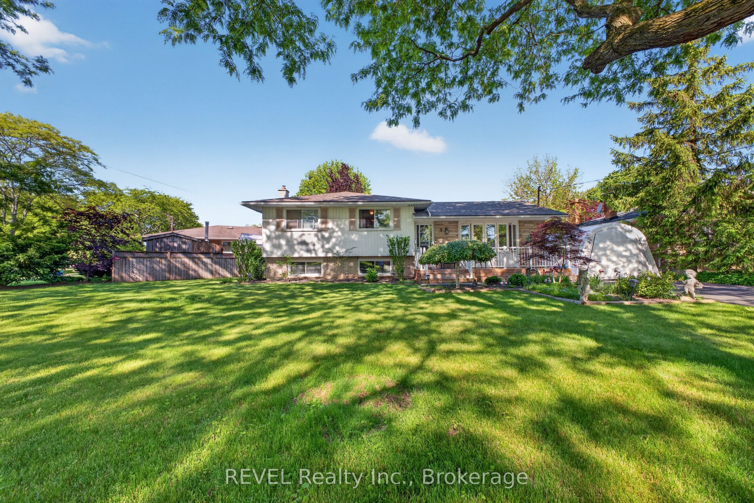 9 Rexleigh Crescent, St. Catharines, ON, L2N 3X7