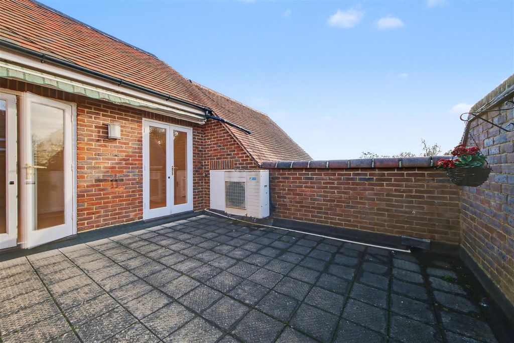 Additional image 3 of 2 bed flat for saleGills Hill, Radlett WD7