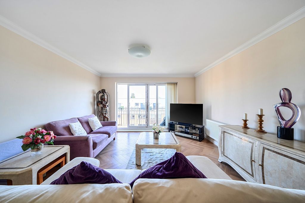 Additional image 11 of 2 bed flat for salePenn Place, Northway, Rickmansworth WD3