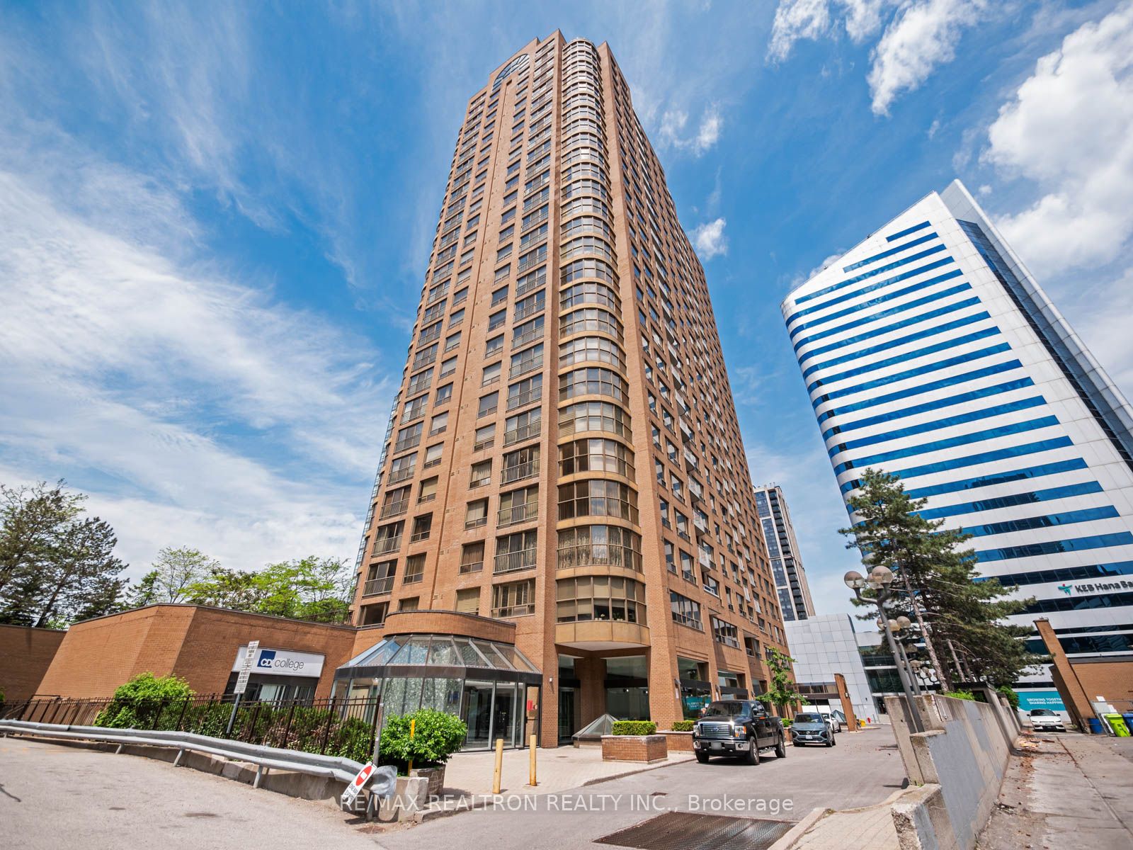 #1709-100 Upper Madison Avenue, Toronto, ON, M2N 6M4