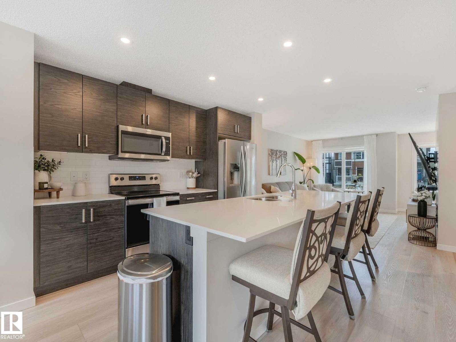 2426 Trumpeter Way NW, Edmonton, AB, T5S0R9